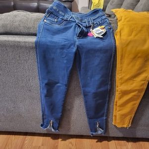 Jeans colombiano talla 11-12 color azul levanta cola con 5 botones o broches